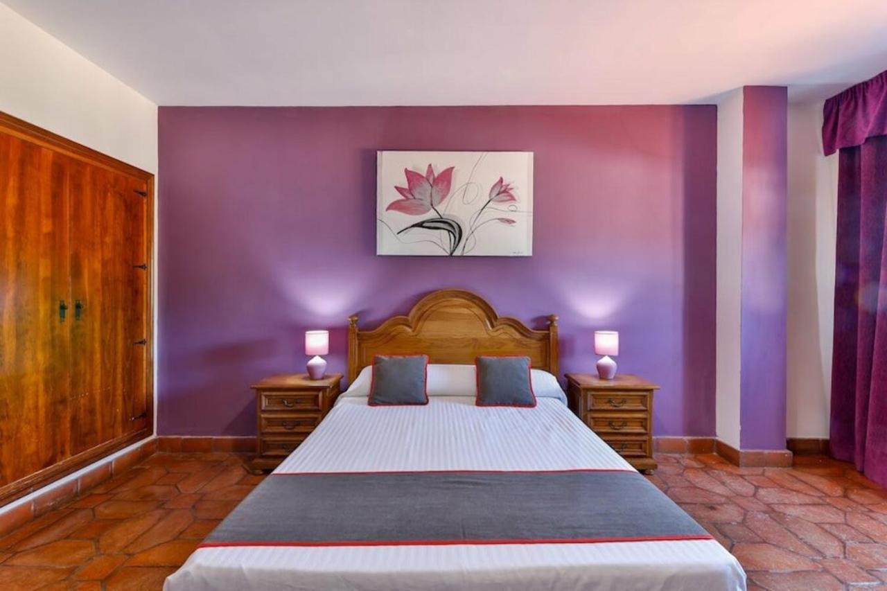 Hostal Alfonso XI Guadalupe  Exteriör bild
