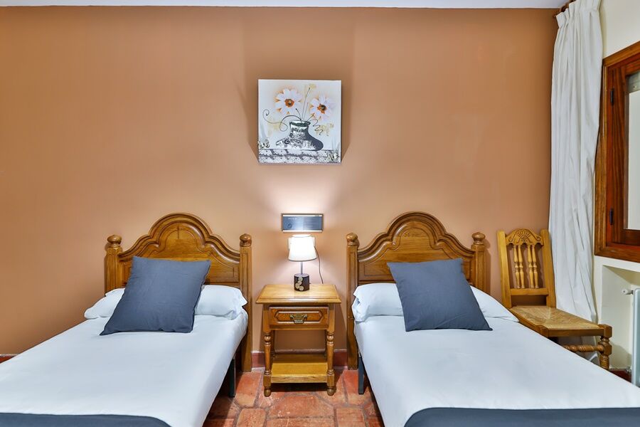 Hostal Alfonso XI Guadalupe  Exteriör bild